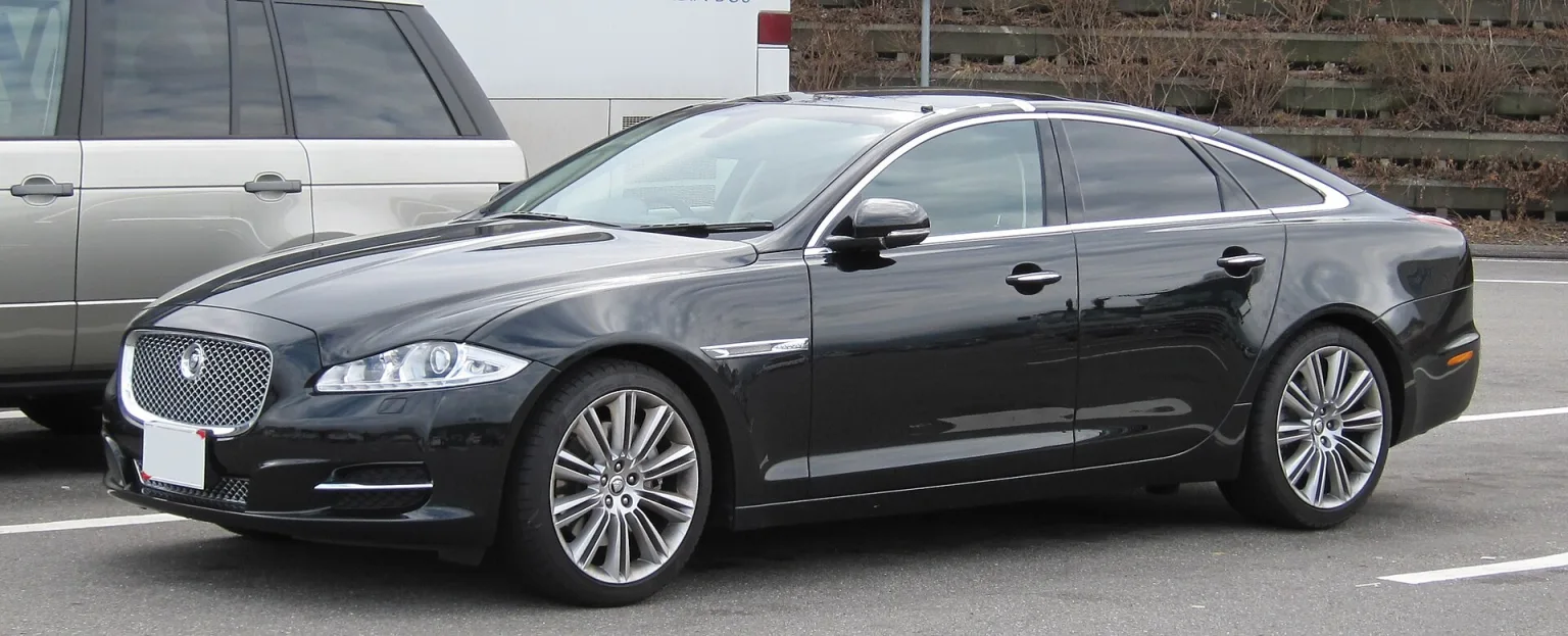 Jaguar XJ X351 sedan