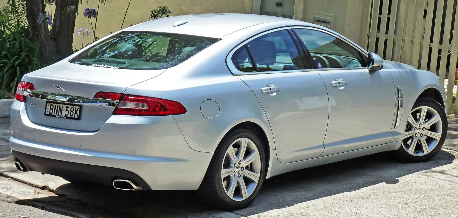 2009-2010 Jaguar XF (X250 MY10) Luxury sedan