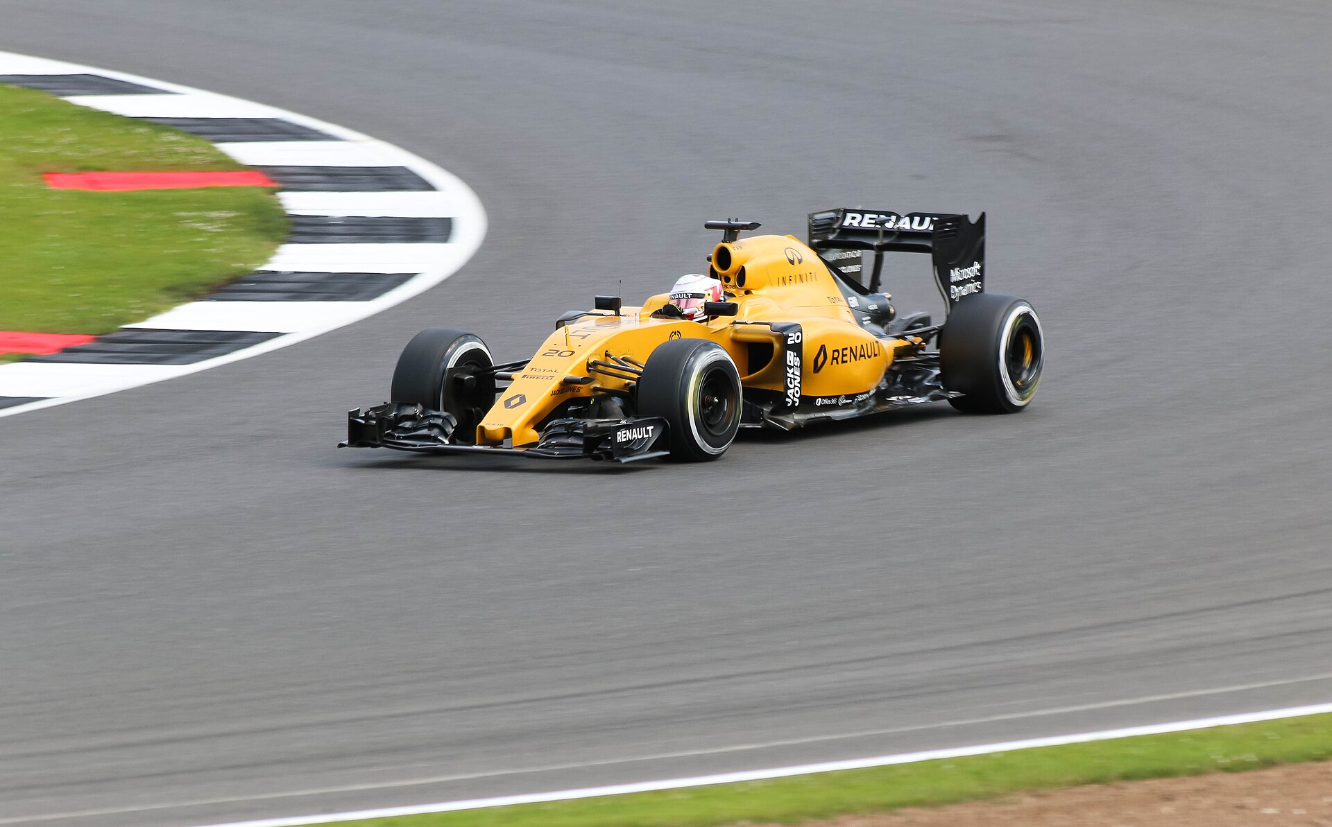 Kevin Magnussen driving for Renault at the 2016 British Grand Prix
