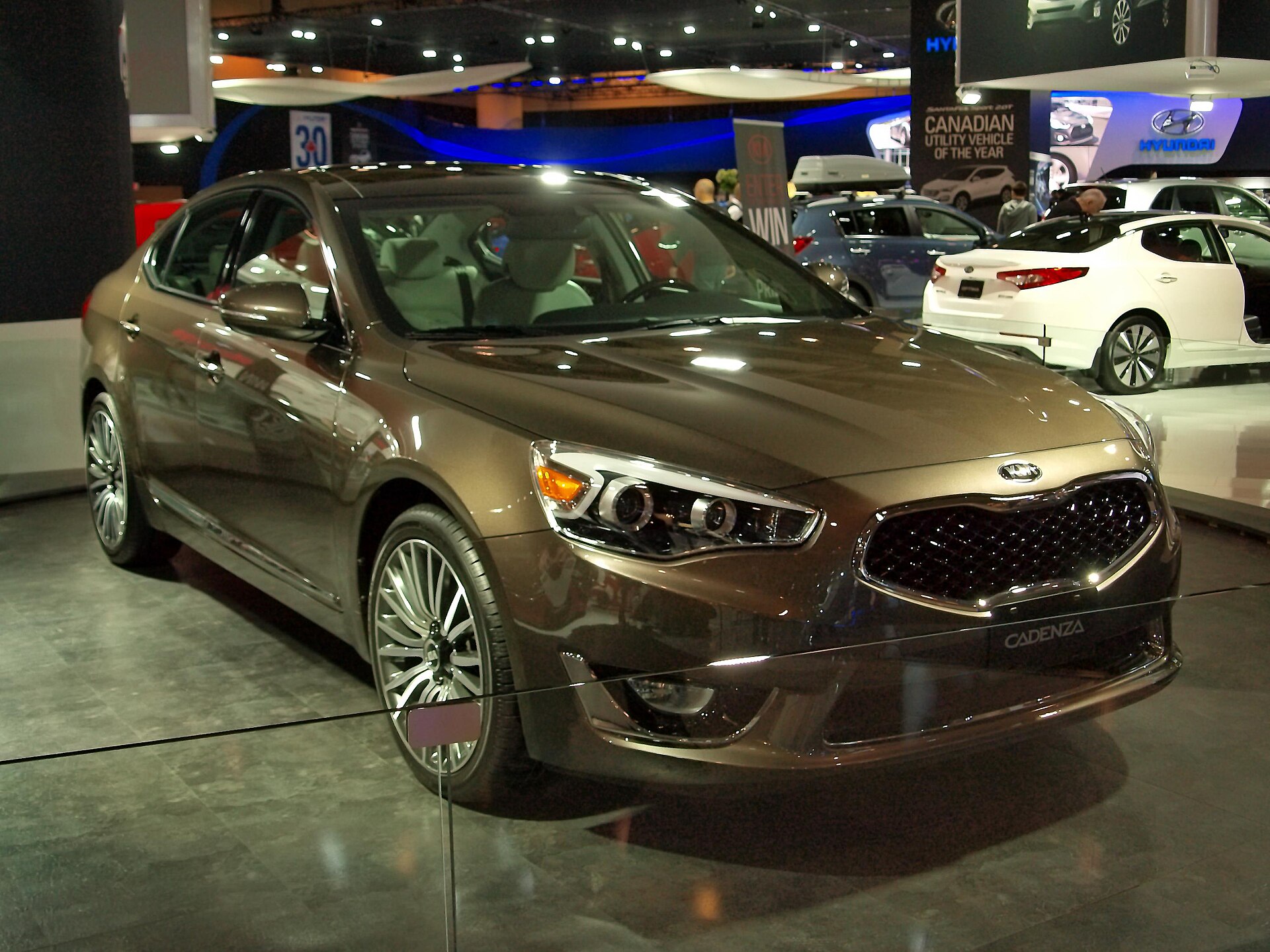 2014 Kia Cadenza at the 2013 Canadian International Auto Show