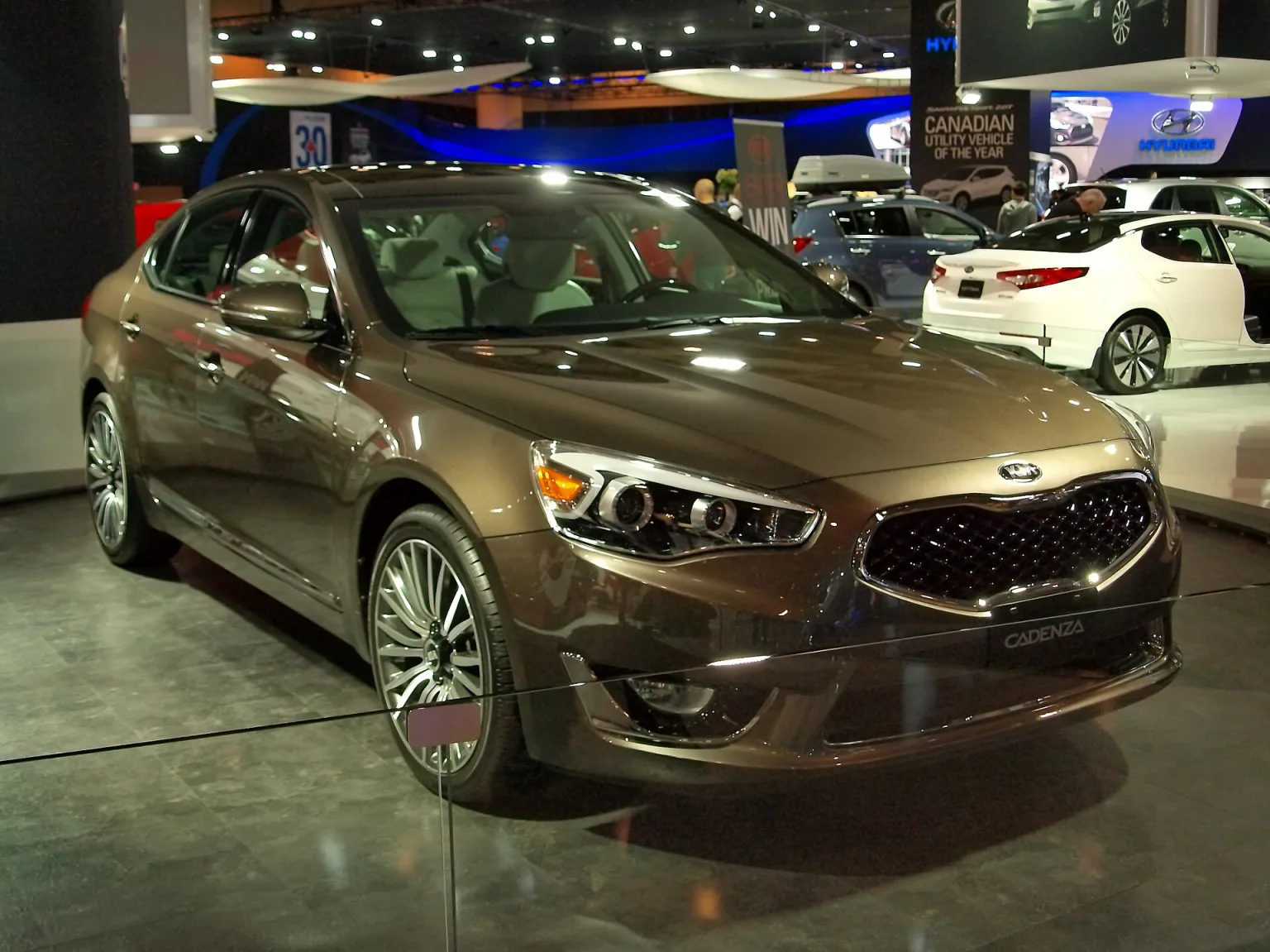 2014 Kia Cadenza at the 2013 Canadian International Auto Show
