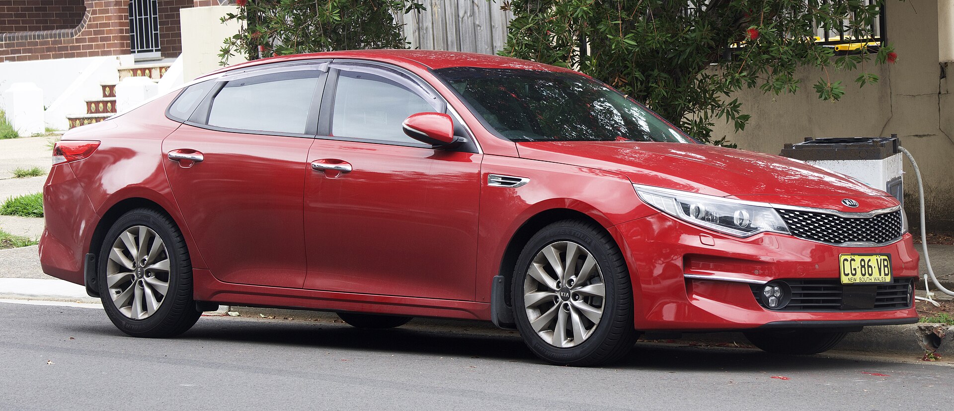 2016 Kia Optima SI front