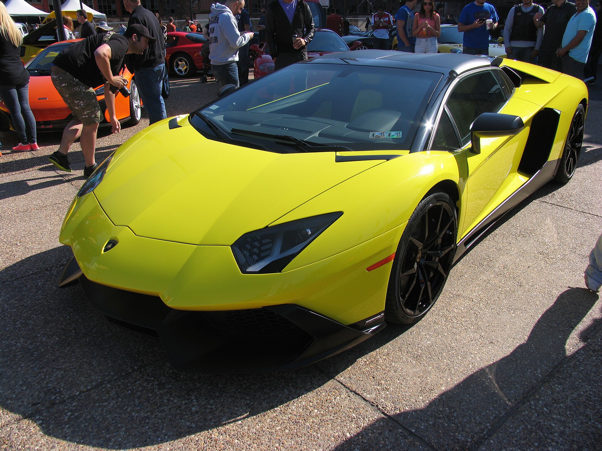 Lamborghini Aventador 50th Anniversario LP720-4 in yellow