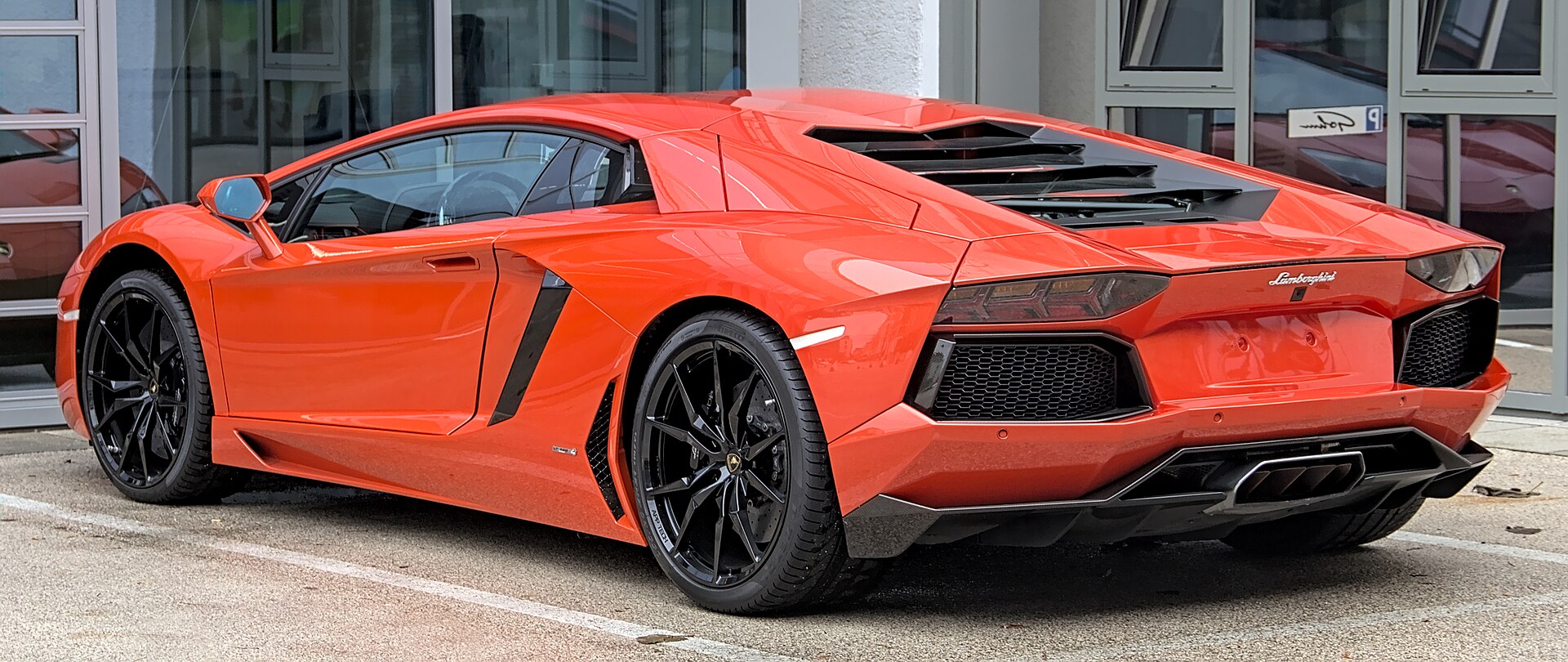 Lamborghini Aventador LP700-4 in standard coupe form