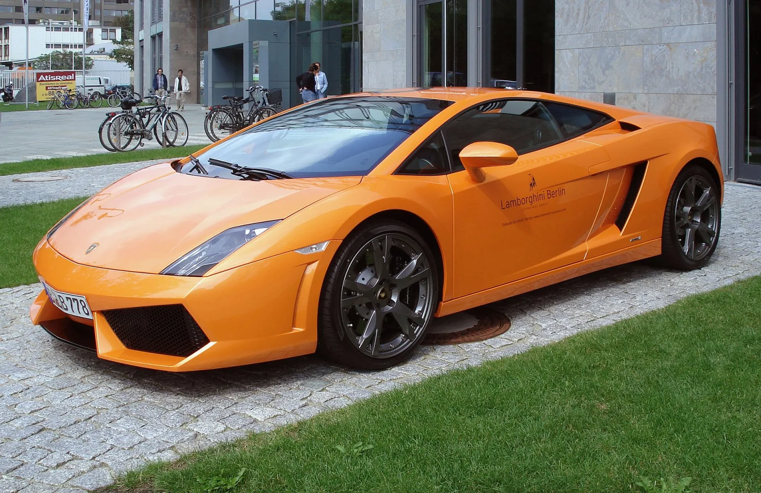 Lamborghini Gallardo LP560-4 in orange, front view.