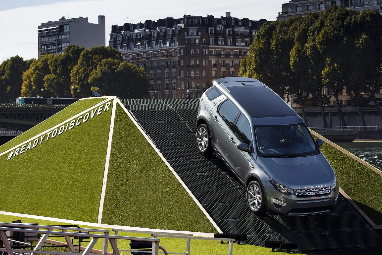 Land Rover Discovery Sport at the 2014 Paris Motor Show