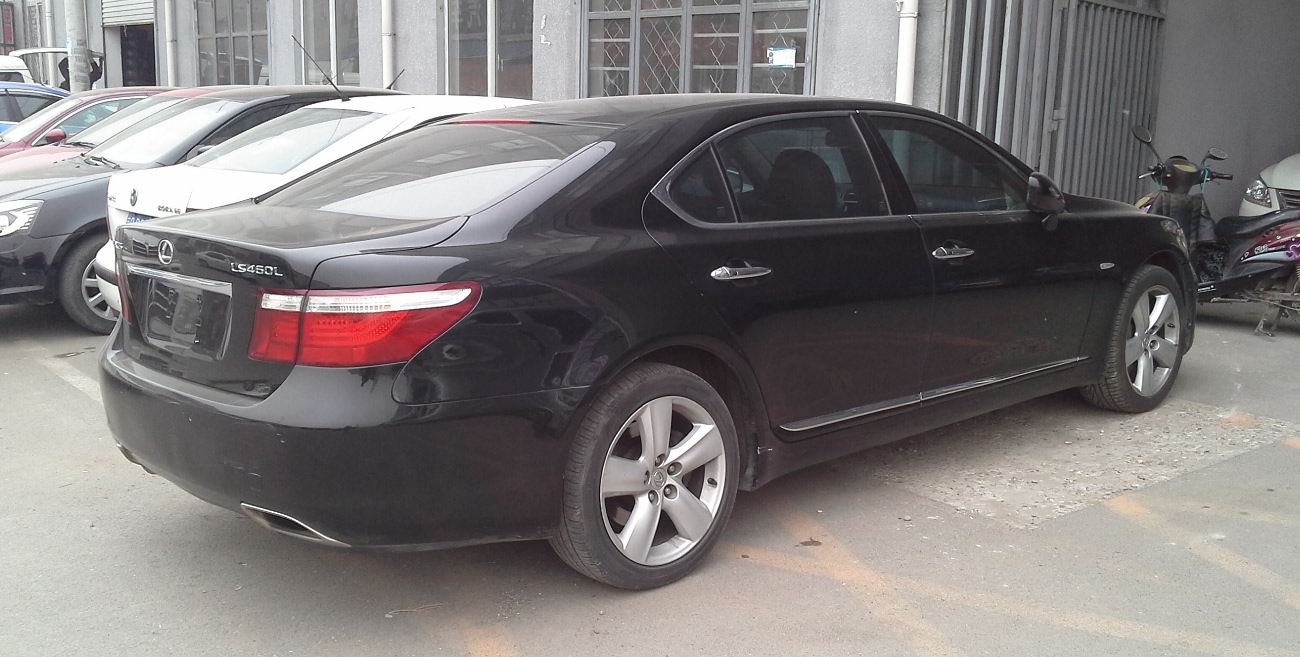 Lexus LS XF40 LWB facelift photographed in China, 2015