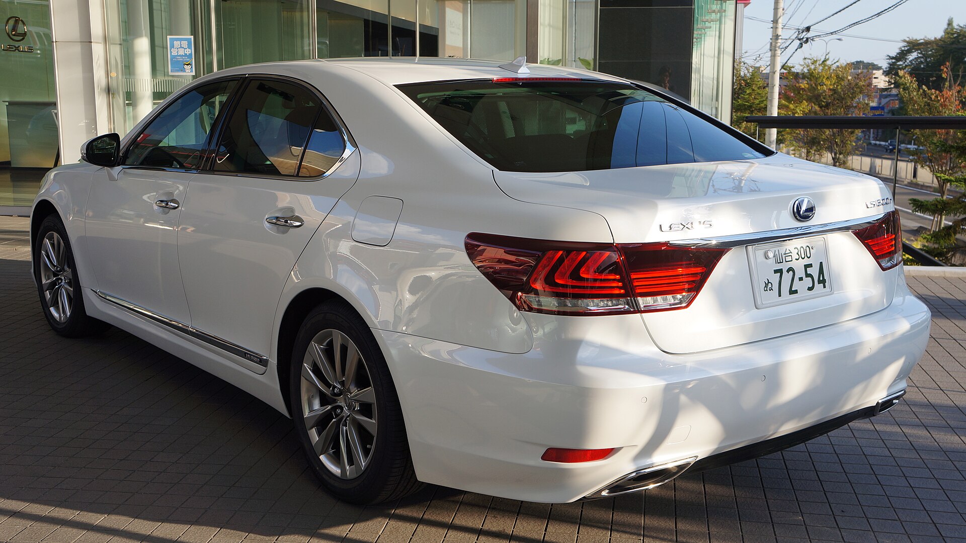 2012 Lexus LS600h photographed in Japan