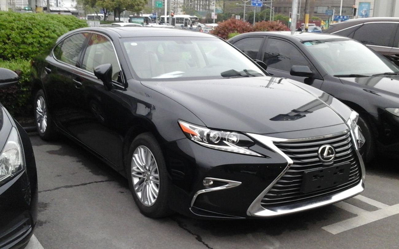2016 Lexus ES XV60 facelift in China
