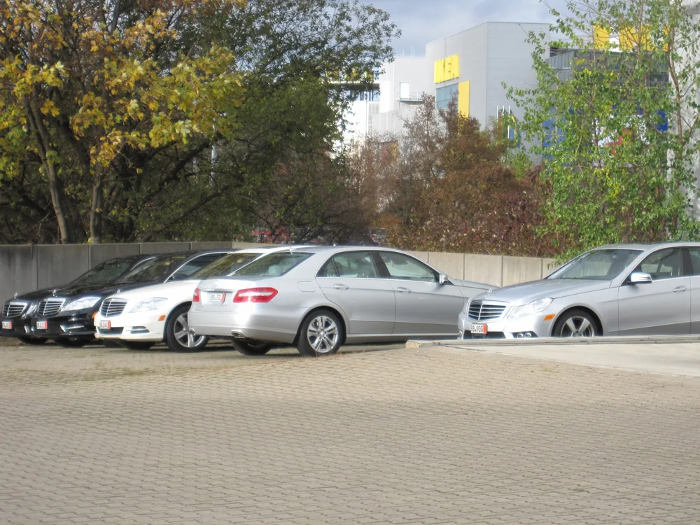Mercedes-Benz E550 Luxury (US, European Delivery)