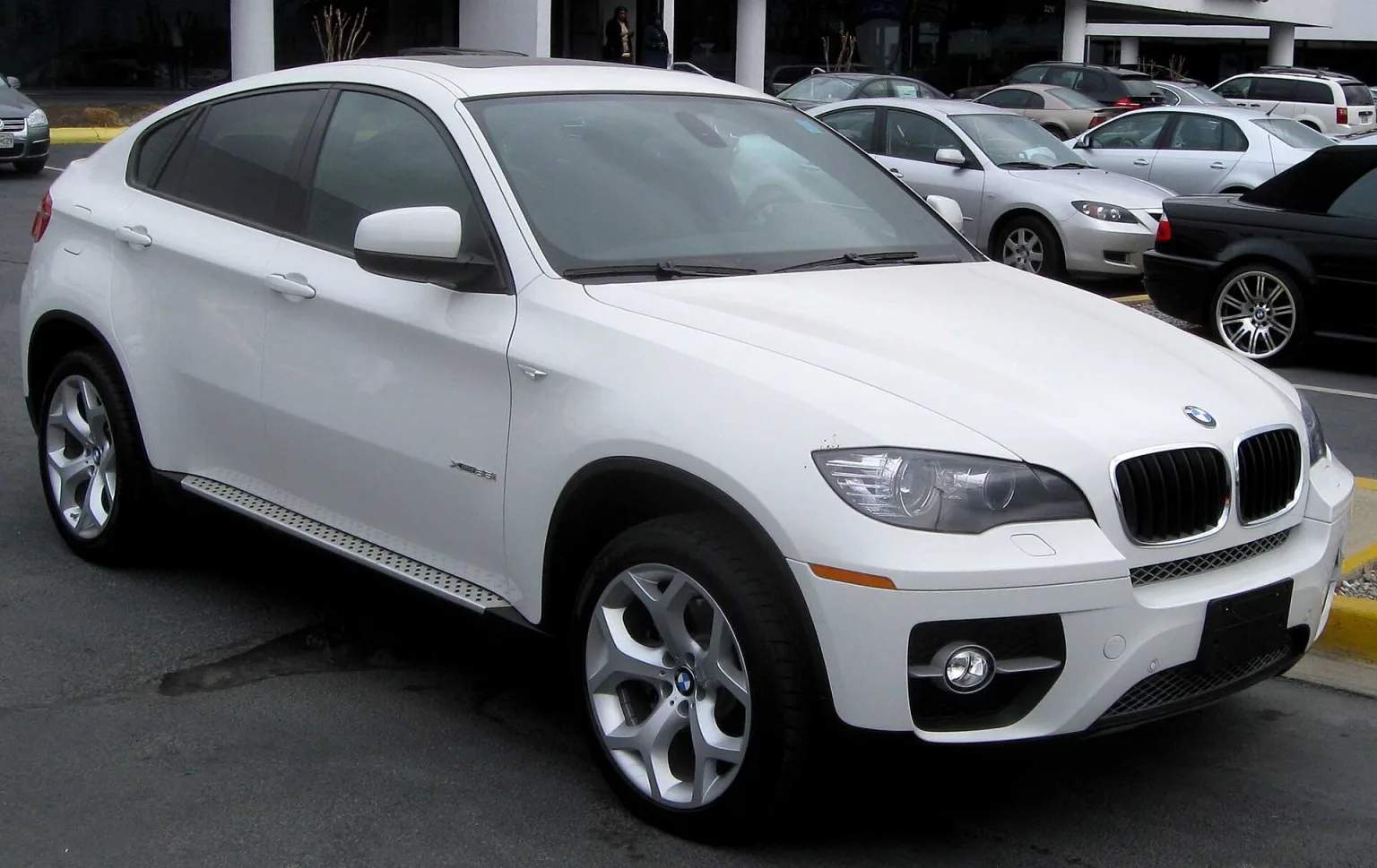 2009 BMW X6 xDrive35i, a luxury crossover from the period discussed.