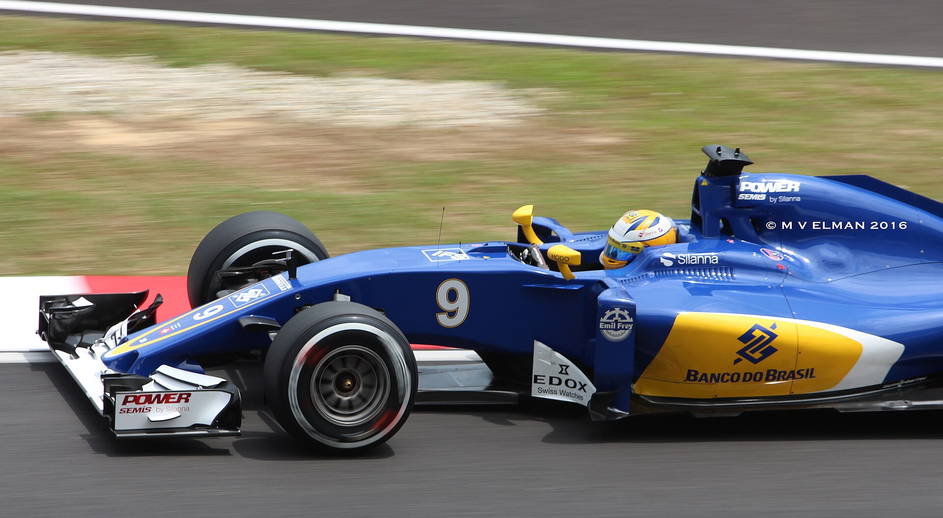 Marcus Ericsson driving the Sauber C35 in 2016.