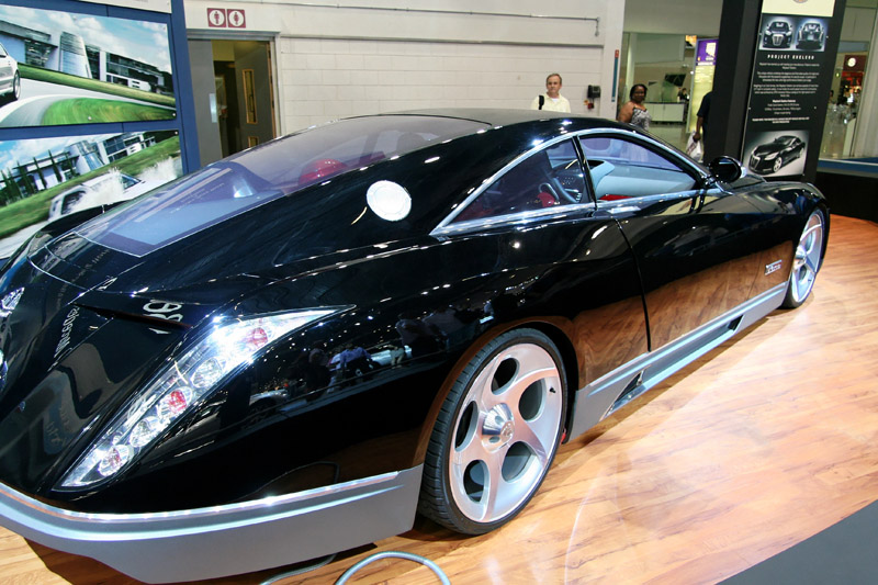 Maybach Exelero in profile view