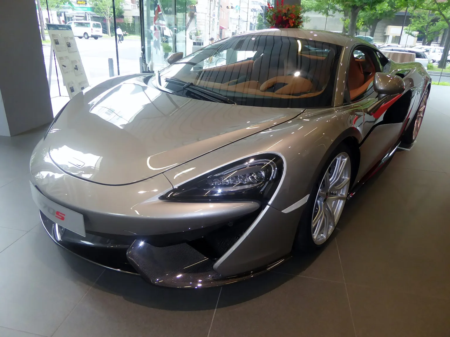 Front view of a McLaren 570S Coupe