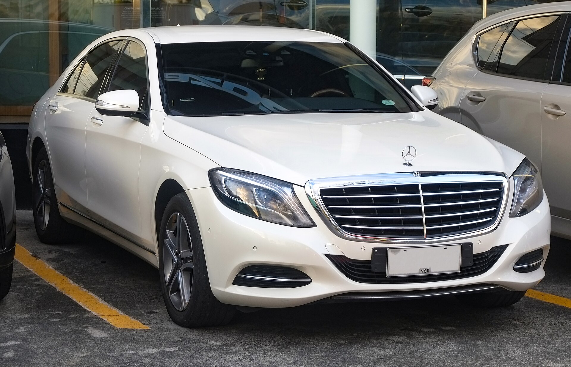 Mercedes-Benz W222 S500 in Diamond White Metallic