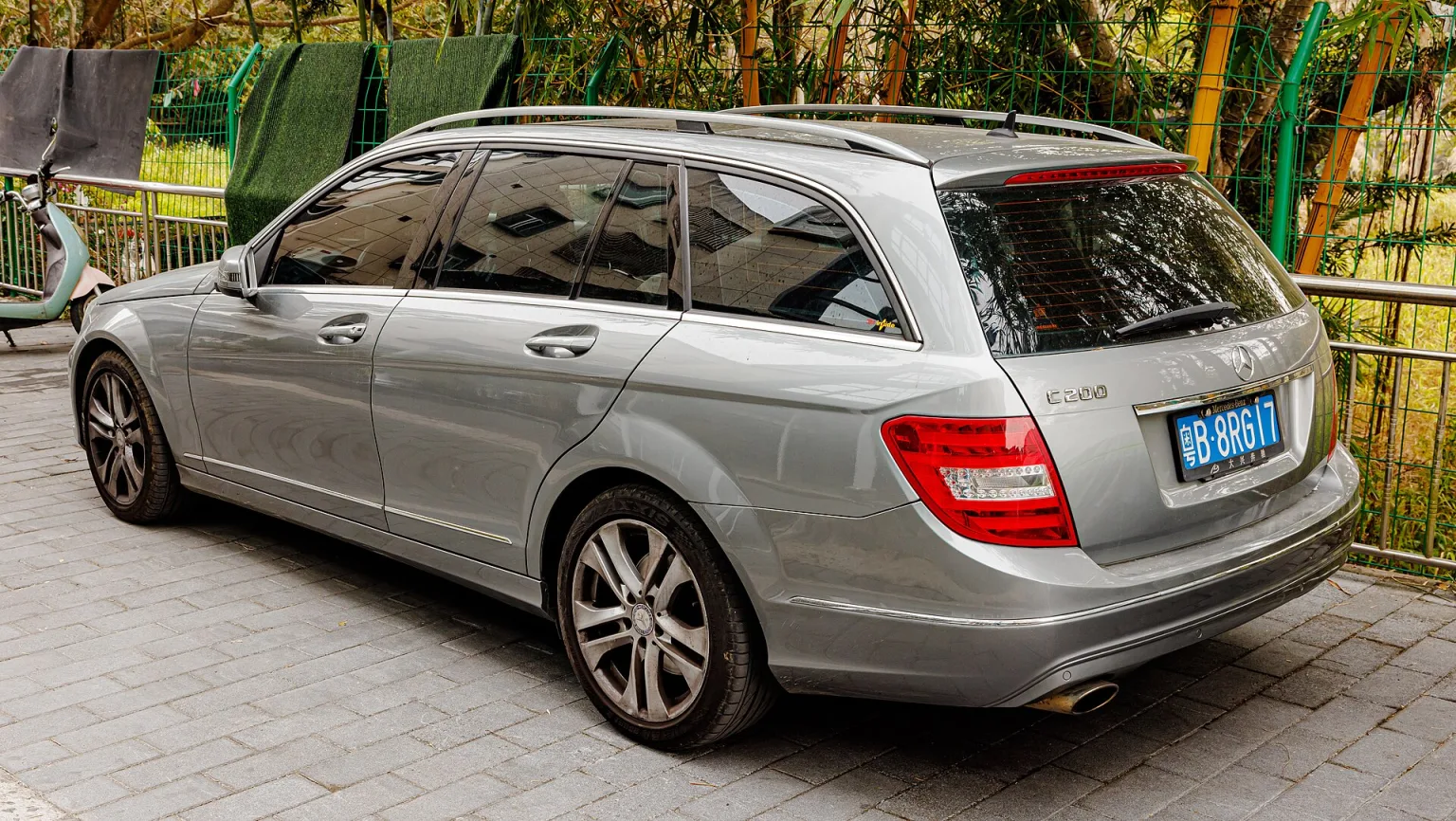 Mercedes-Benz C-Class Estate (S204), the 2014 model generation.