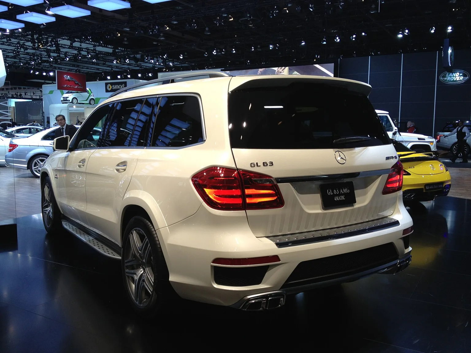 2013 Mercedes-Benz GL63 AMG, U.S. model, front view