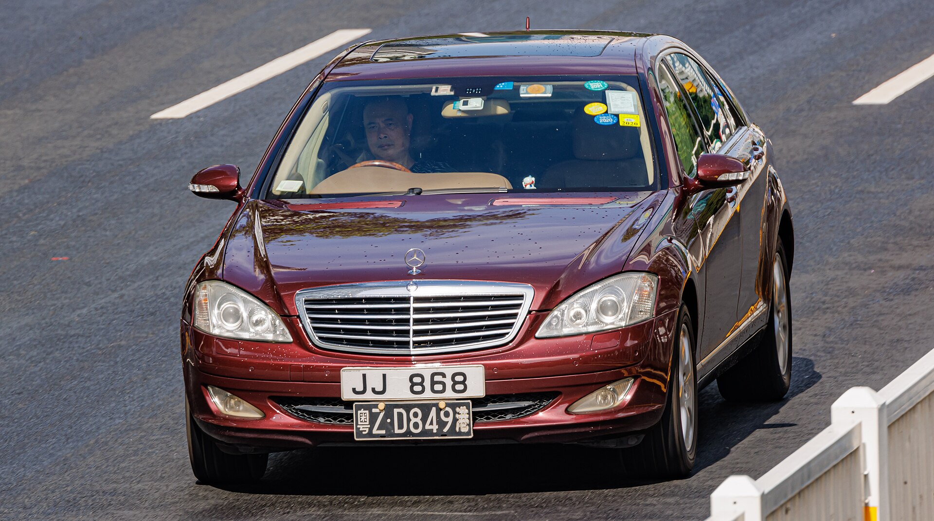 Mercedes-Benz S-Class (W221) in Hong Kong