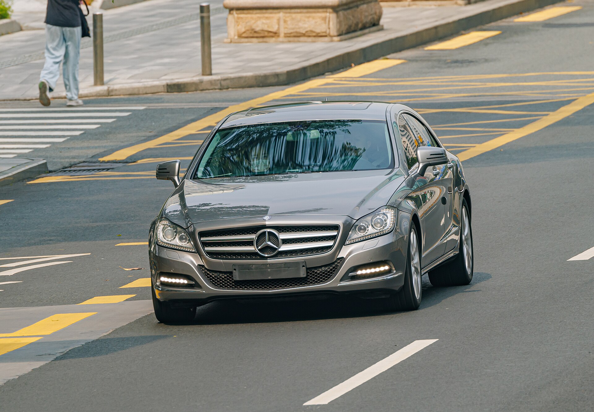 Mercedes-Benz CLS-Class (C218) in China, likely 2015 facelift model