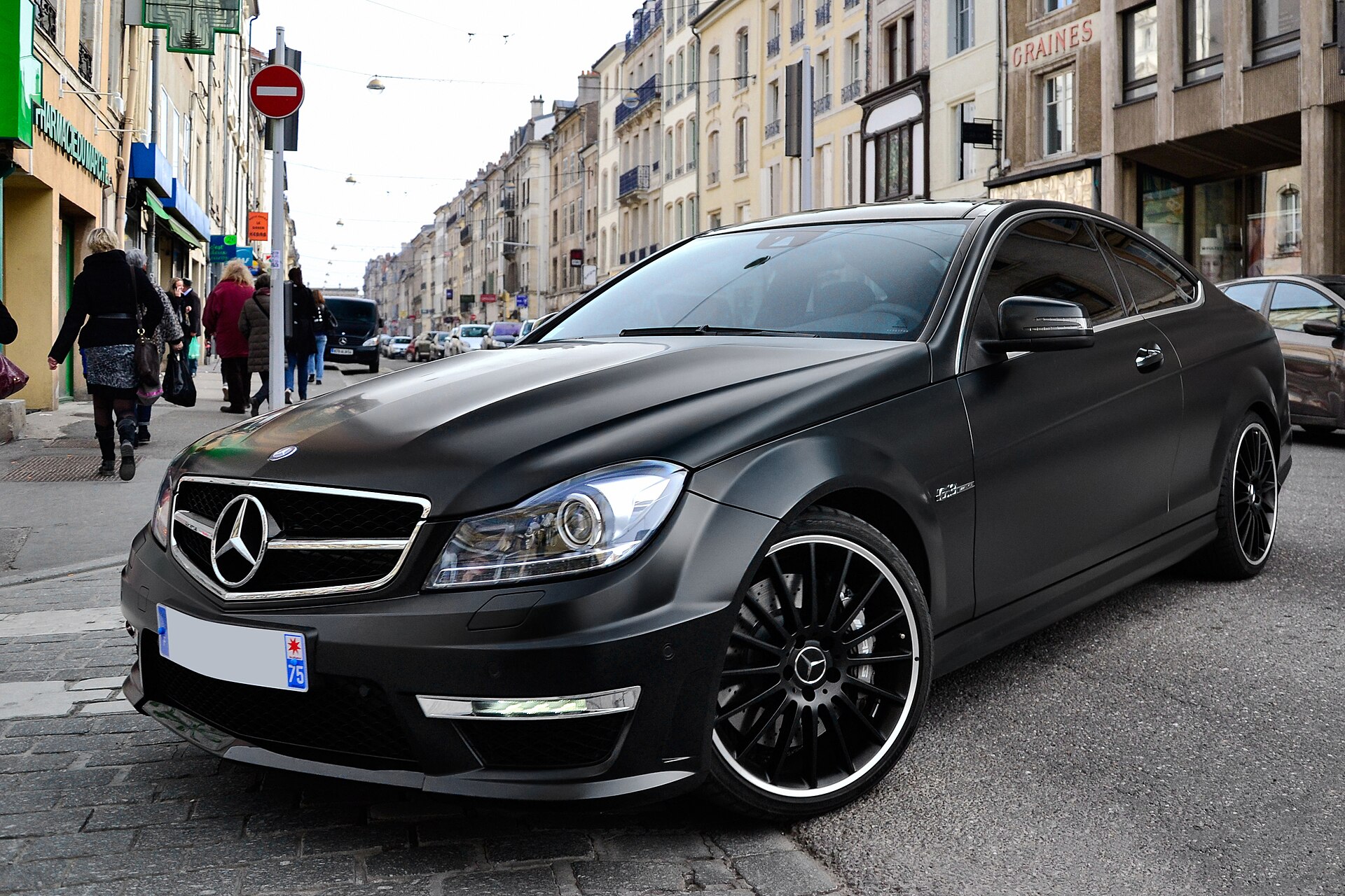 2013 Mercedes-Benz C63 AMG black coupé