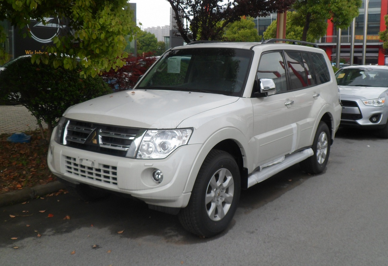 2014 Mitsubishi Pajero IV LWB in China
