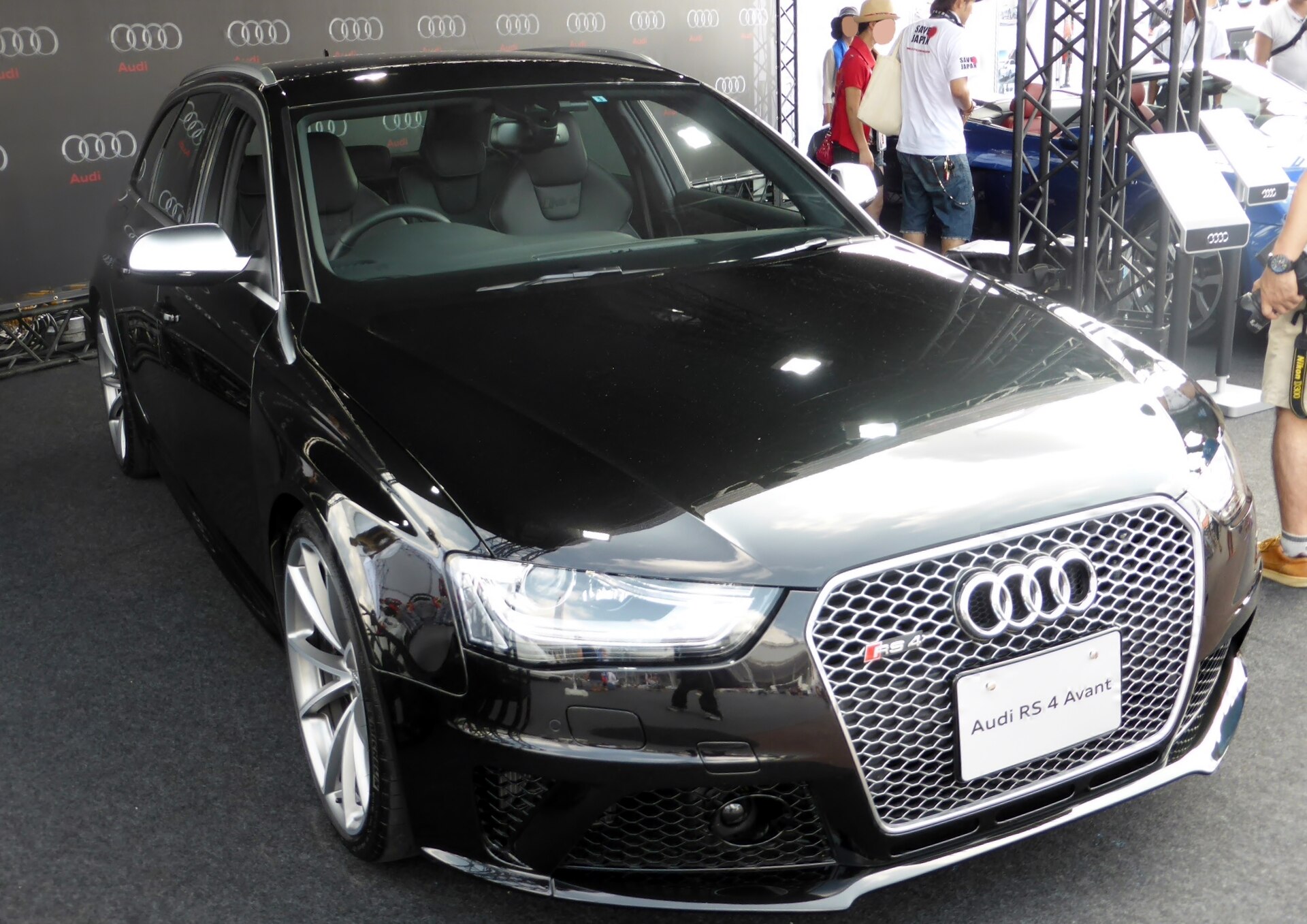Audi RS4 (B8) front view