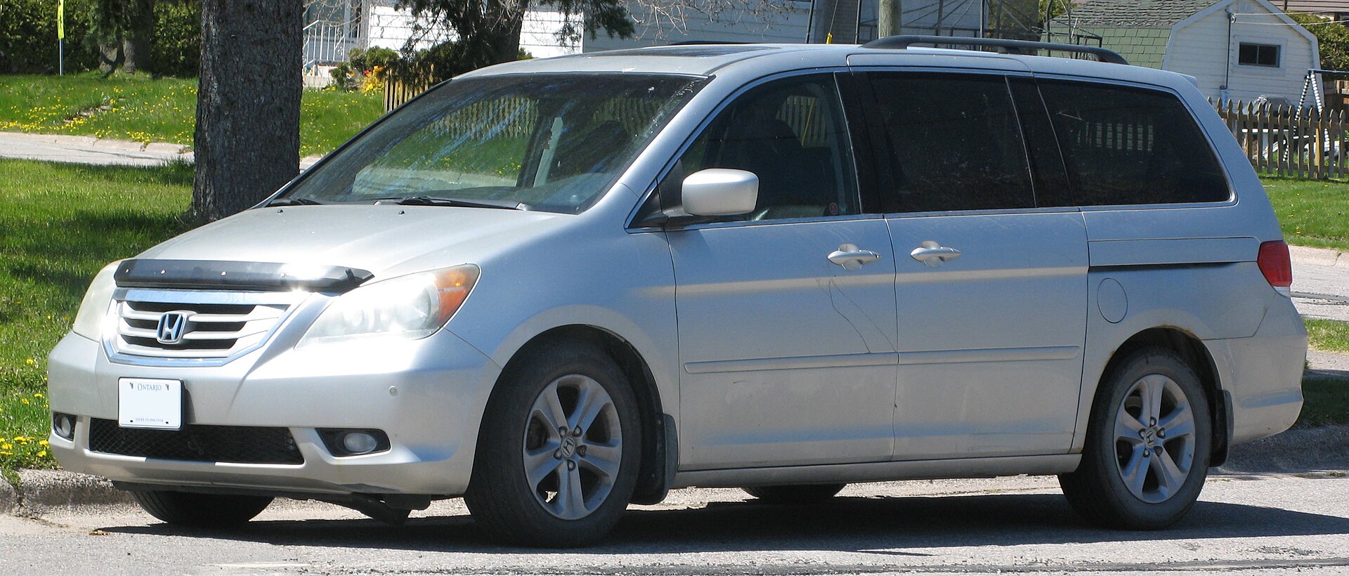 2009 Honda Odyssey Touring, Front Left