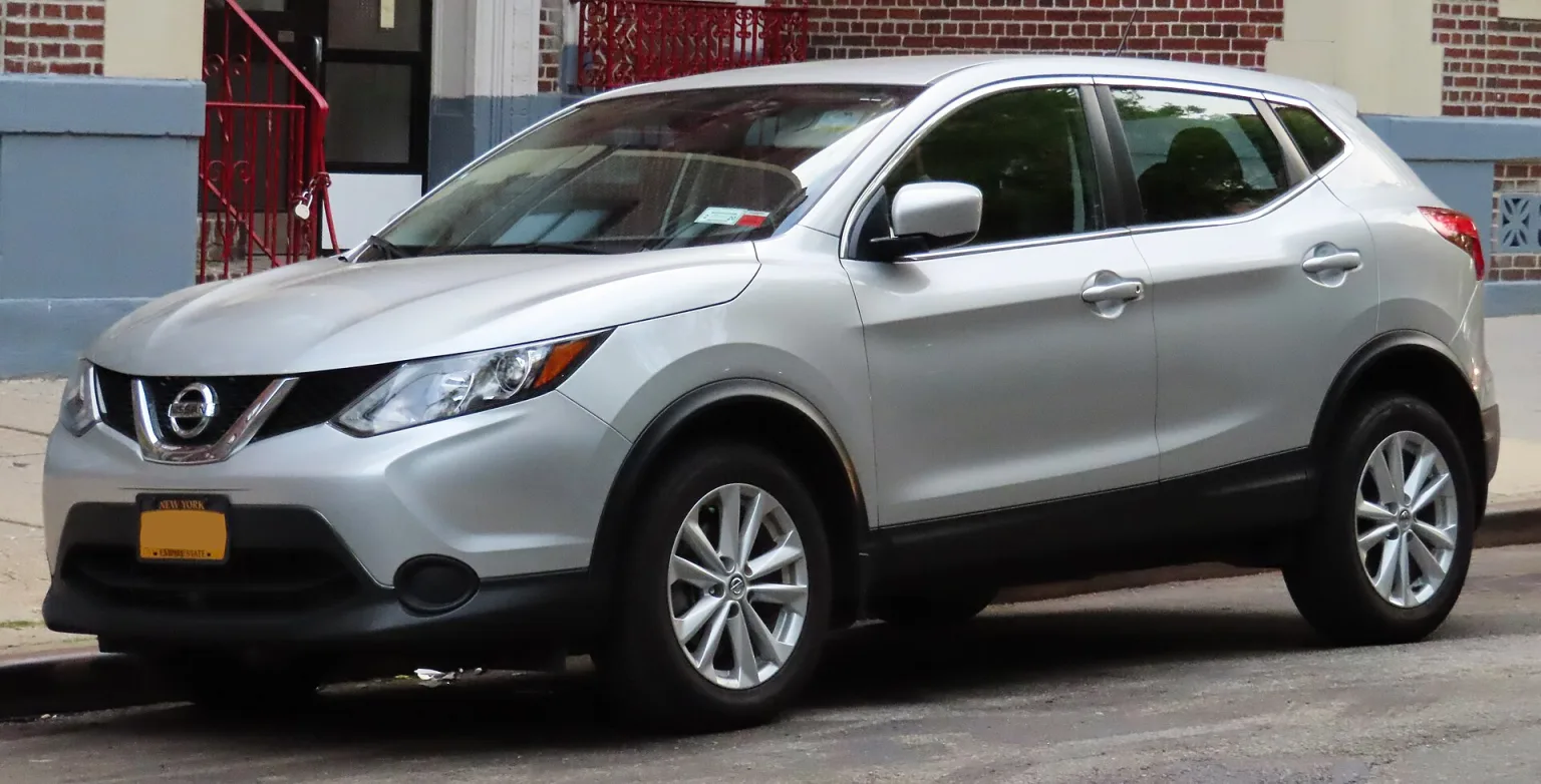 2017 Nissan Rogue Sport AWD 2.0L front view