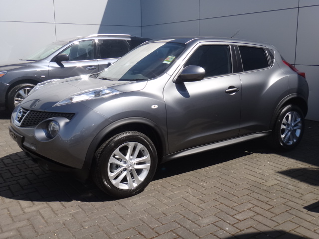 2013 Nissan Juke ST, first generation