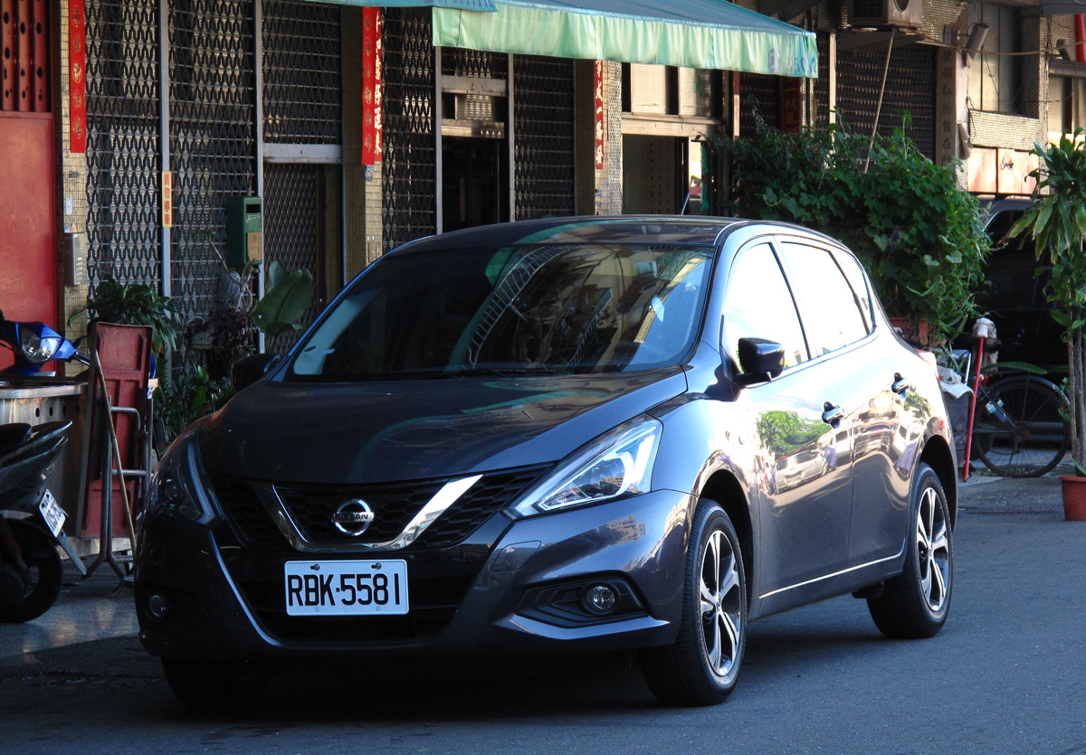 Facelifted Nissan Tiida hatchback in China, 2016 generation