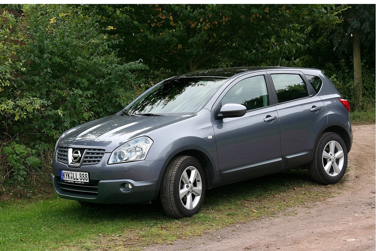 2008 Nissan Qashqai (J10) front view