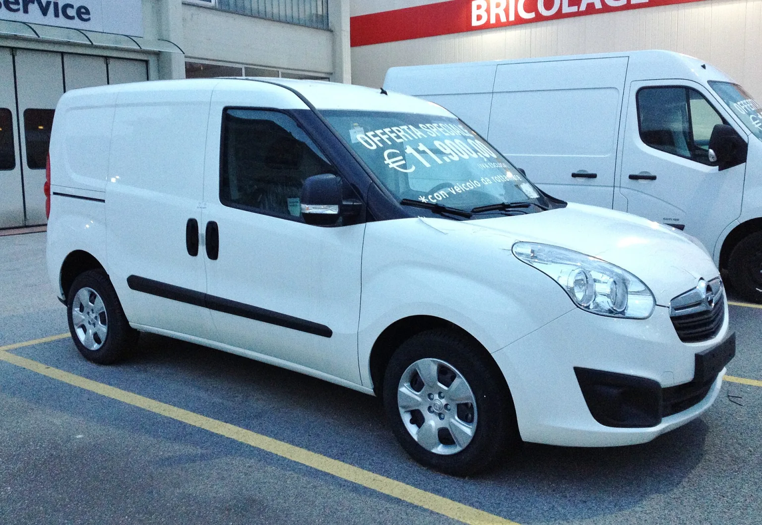 Opel Combo D Cargo, a generation available around 2011.