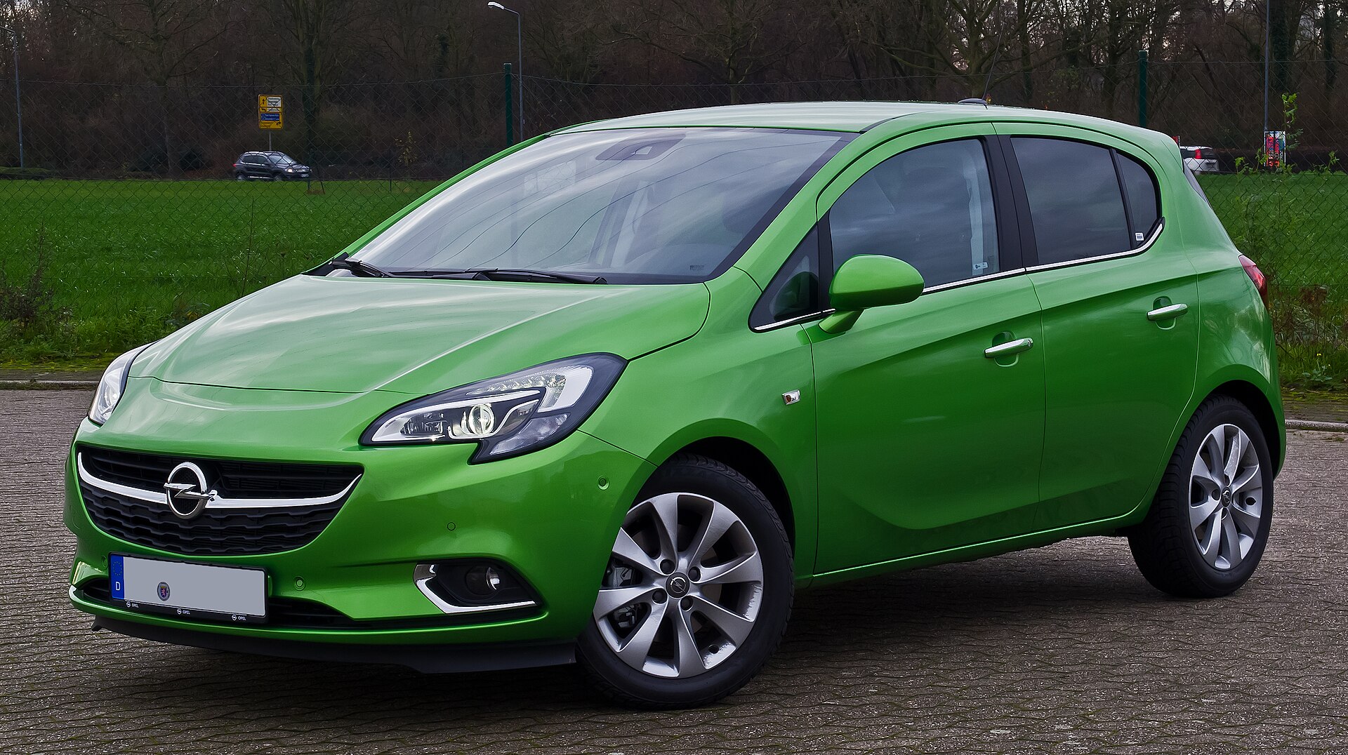Opel Corsa E photographed in 2015, matching the article's subject.