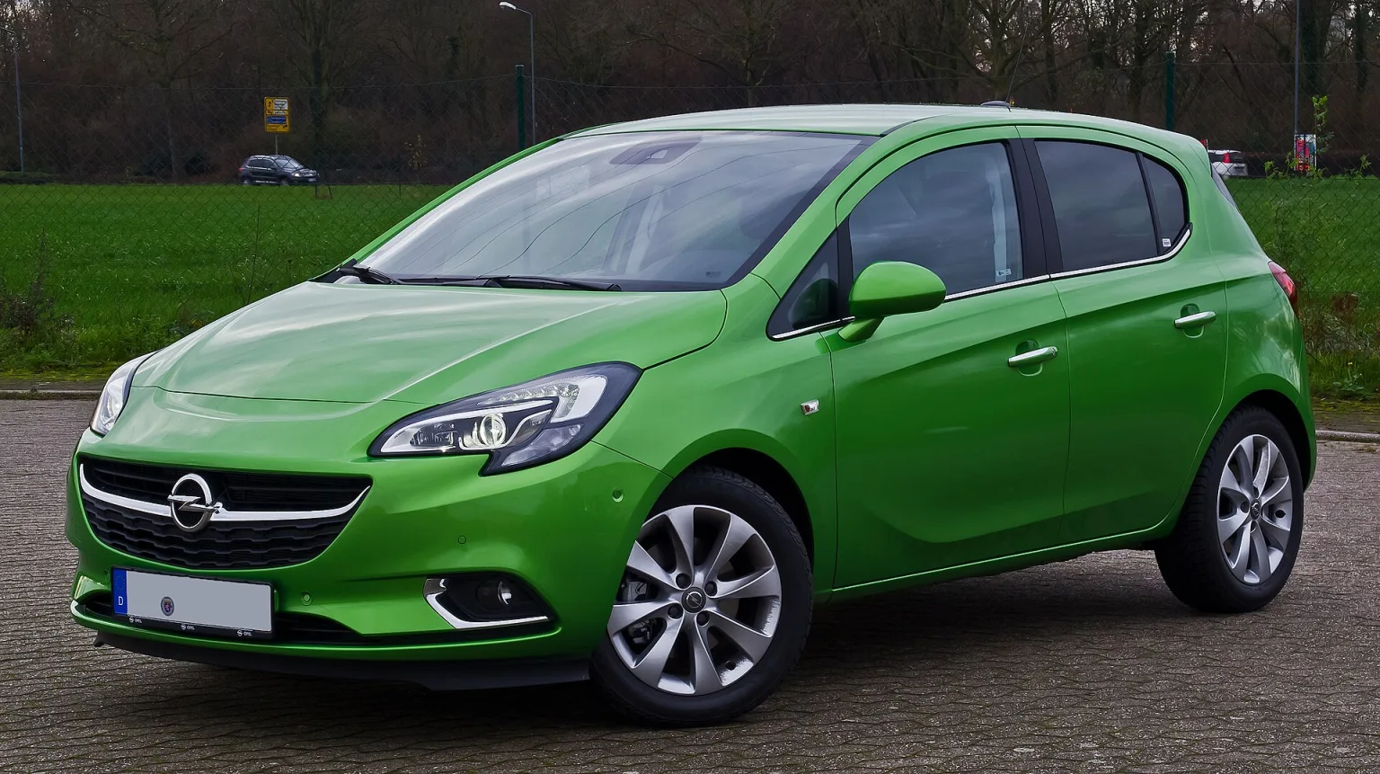 Opel Corsa E photographed in 2015, matching the article's subject.