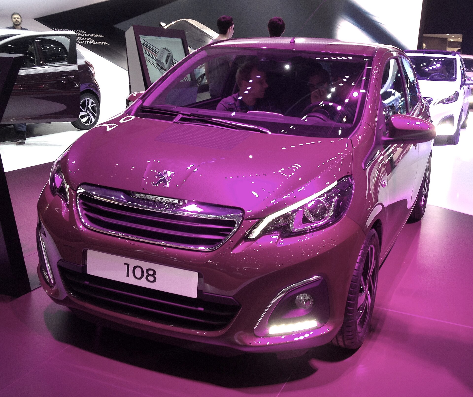 Peugeot 108 (2014–2021) front view