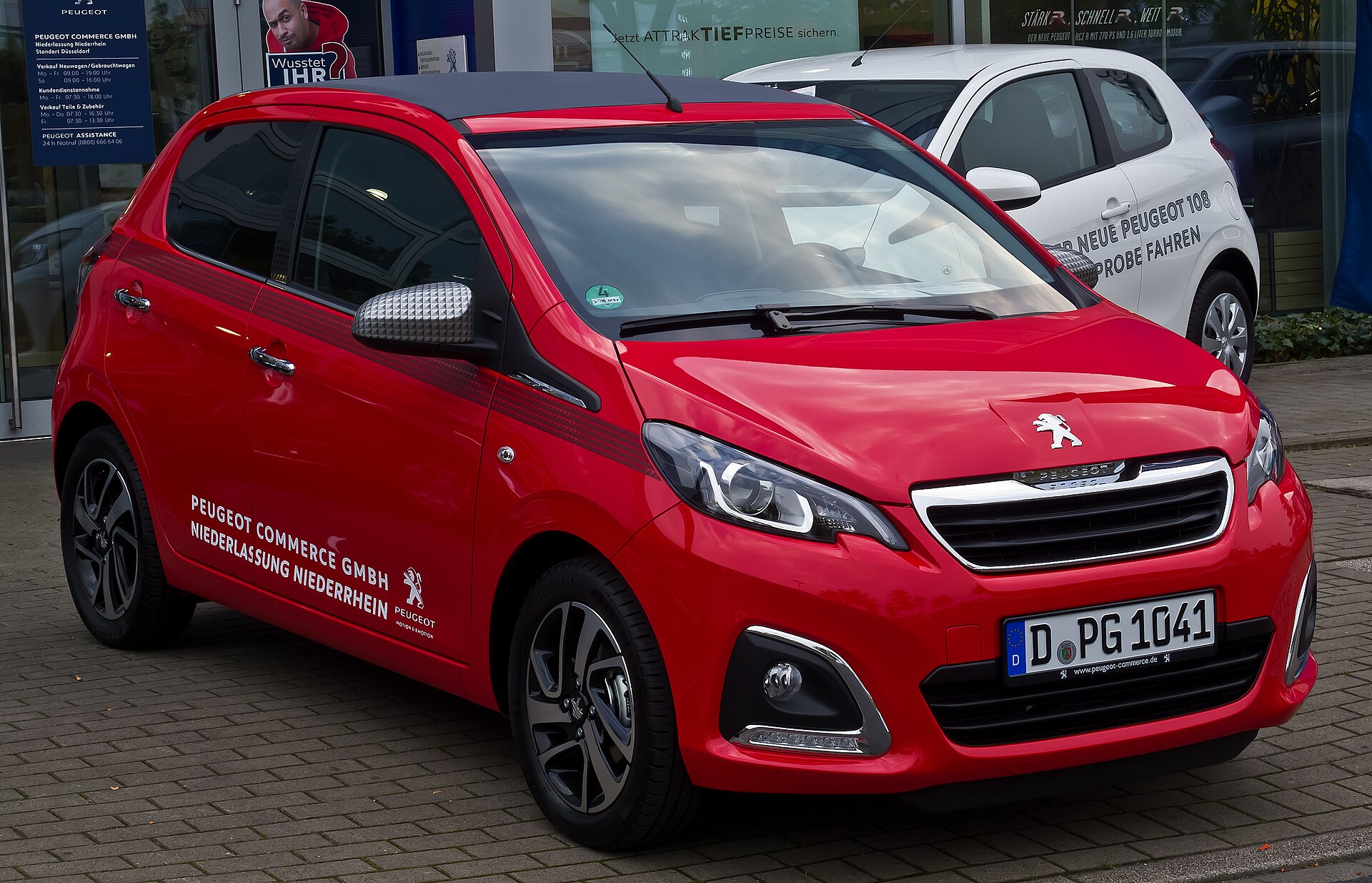 Peugeot 108 PureTech 82 TOP! Allure at the 2014 Geneva Motor Show