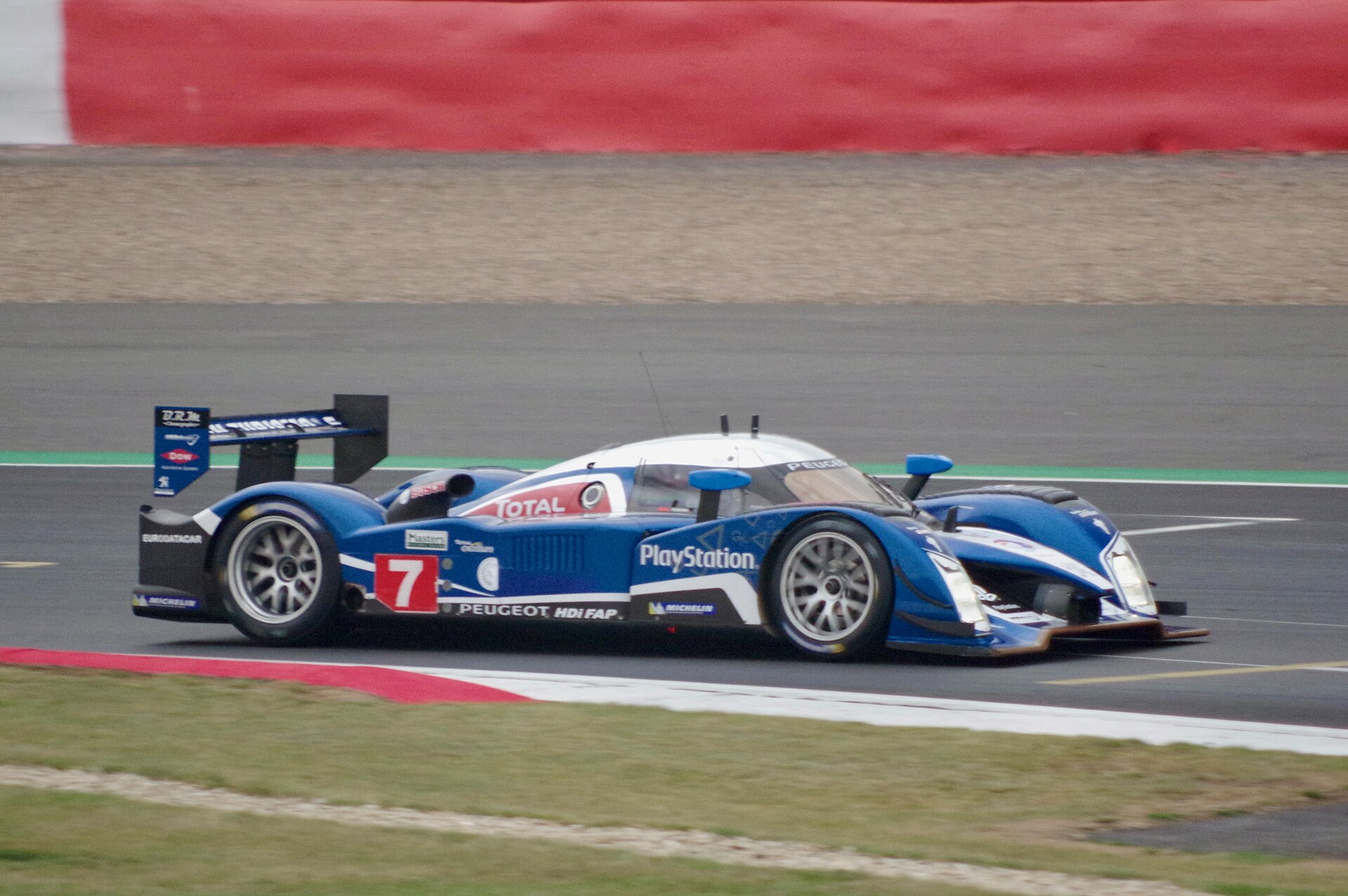 2007 Peugeot 908 HDi FAP at a motorsport event