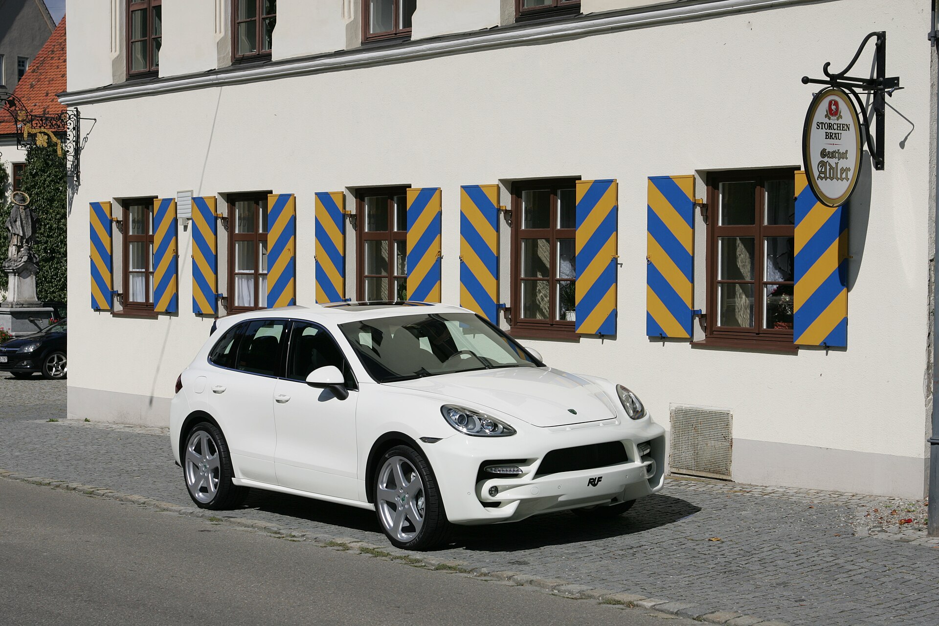 Second-generation Porsche Cayenne Hybrid V8