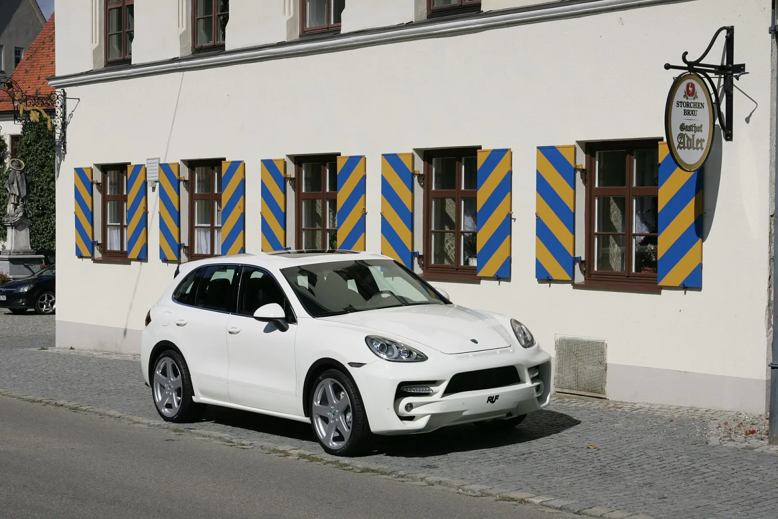 Second-generation Porsche Cayenne Hybrid V8