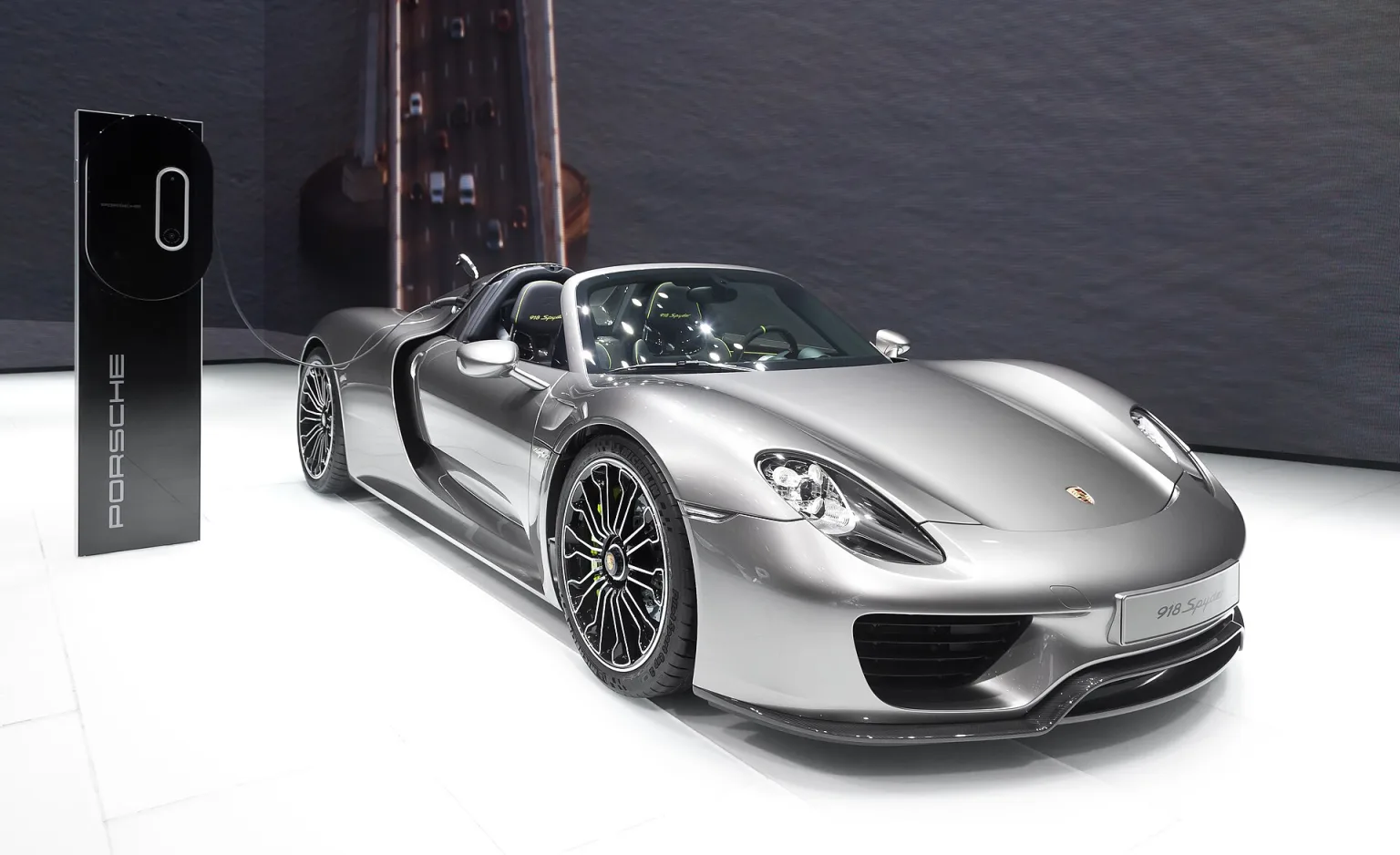 Porsche 918 Spyder at the 2013 IAA auto show
