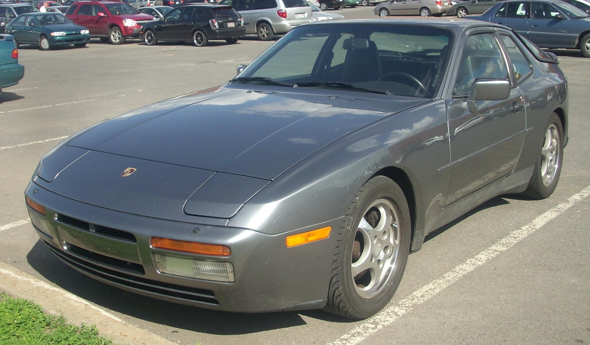 Porsche 944 Turbo coupe from the 1986-1991 model years.