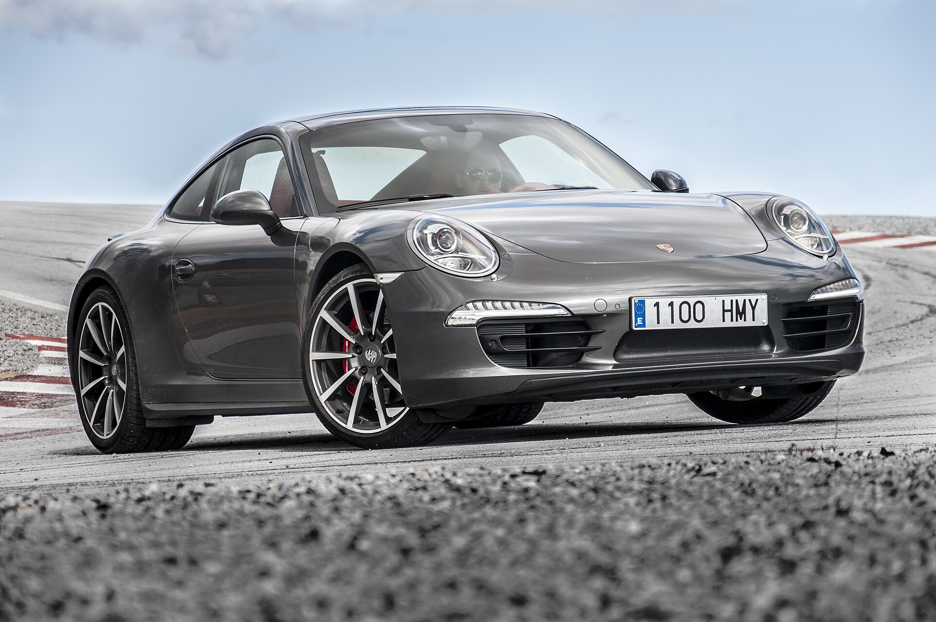 2013 Porsche 911 Carrera 4S (991) in silver