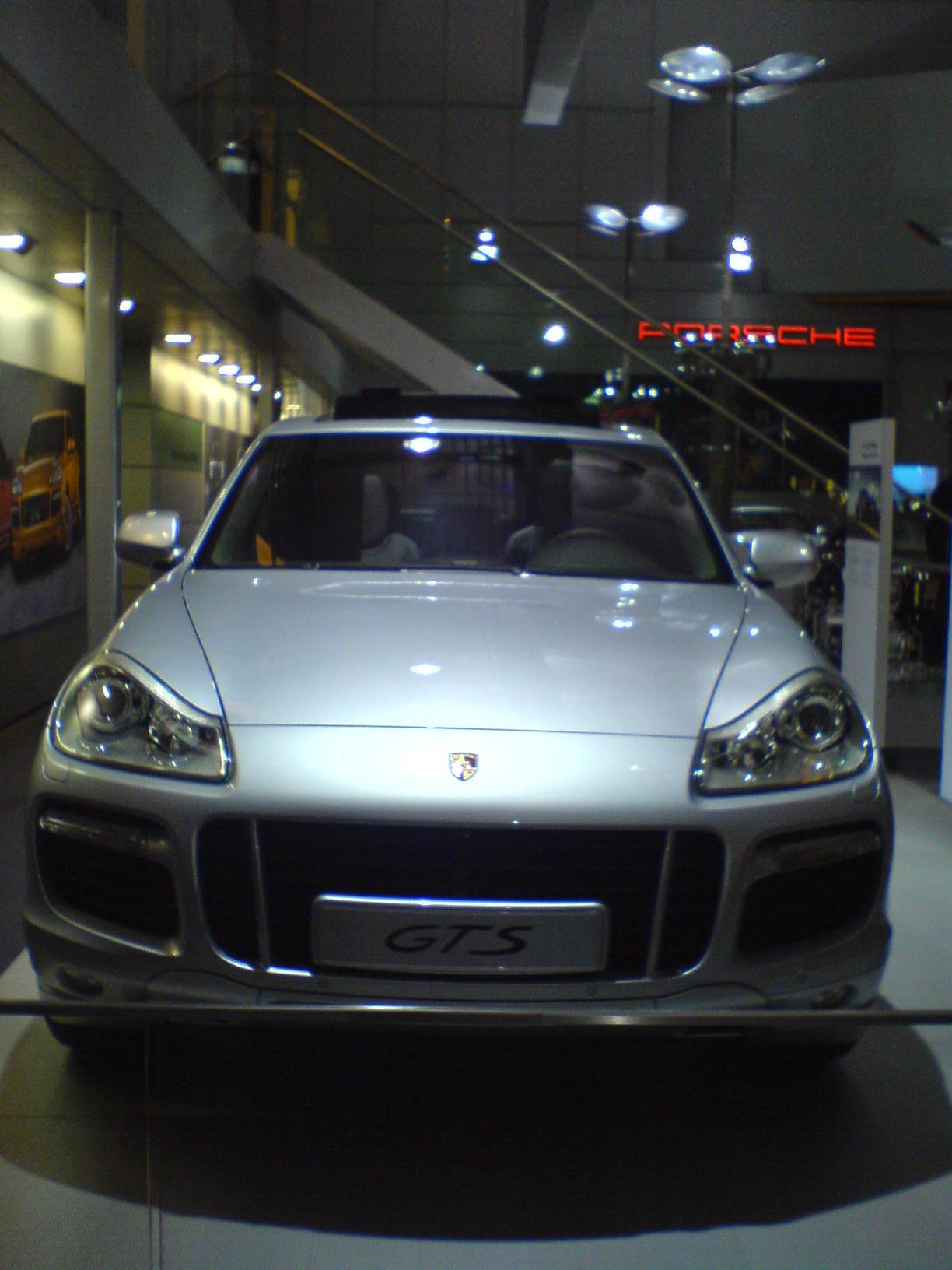 Porsche Cayenne GTS (2012 generation)