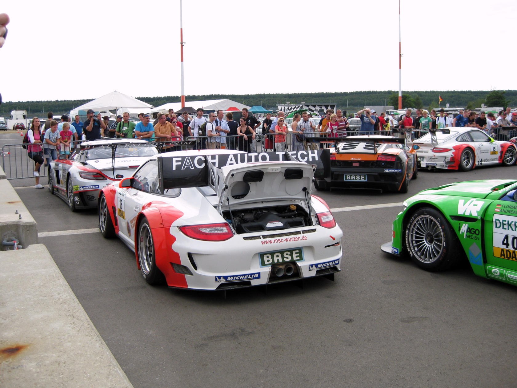 2010 Porsche 911 GT3 R race car