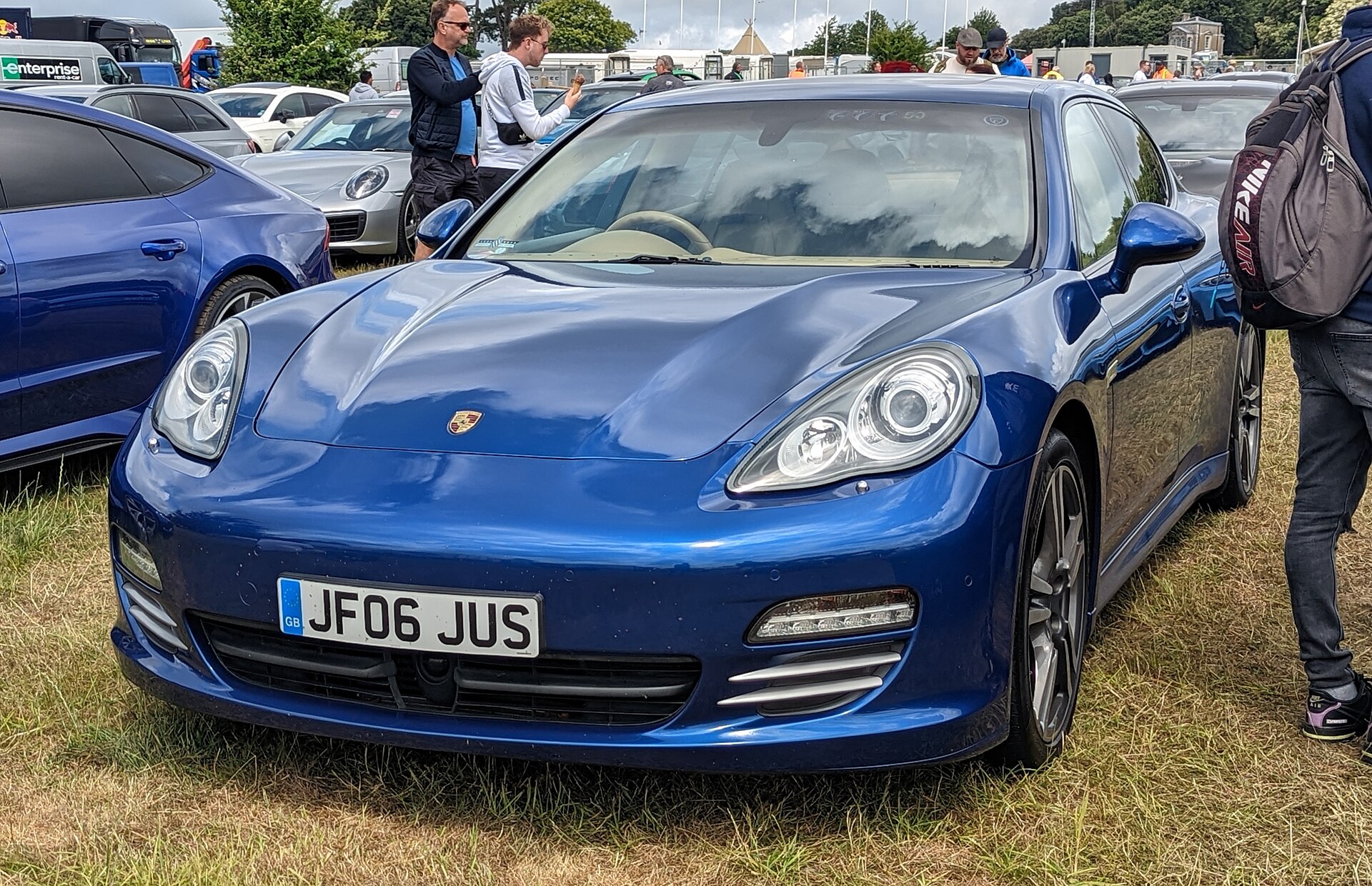 2010 Porsche Panamera V6 sedan