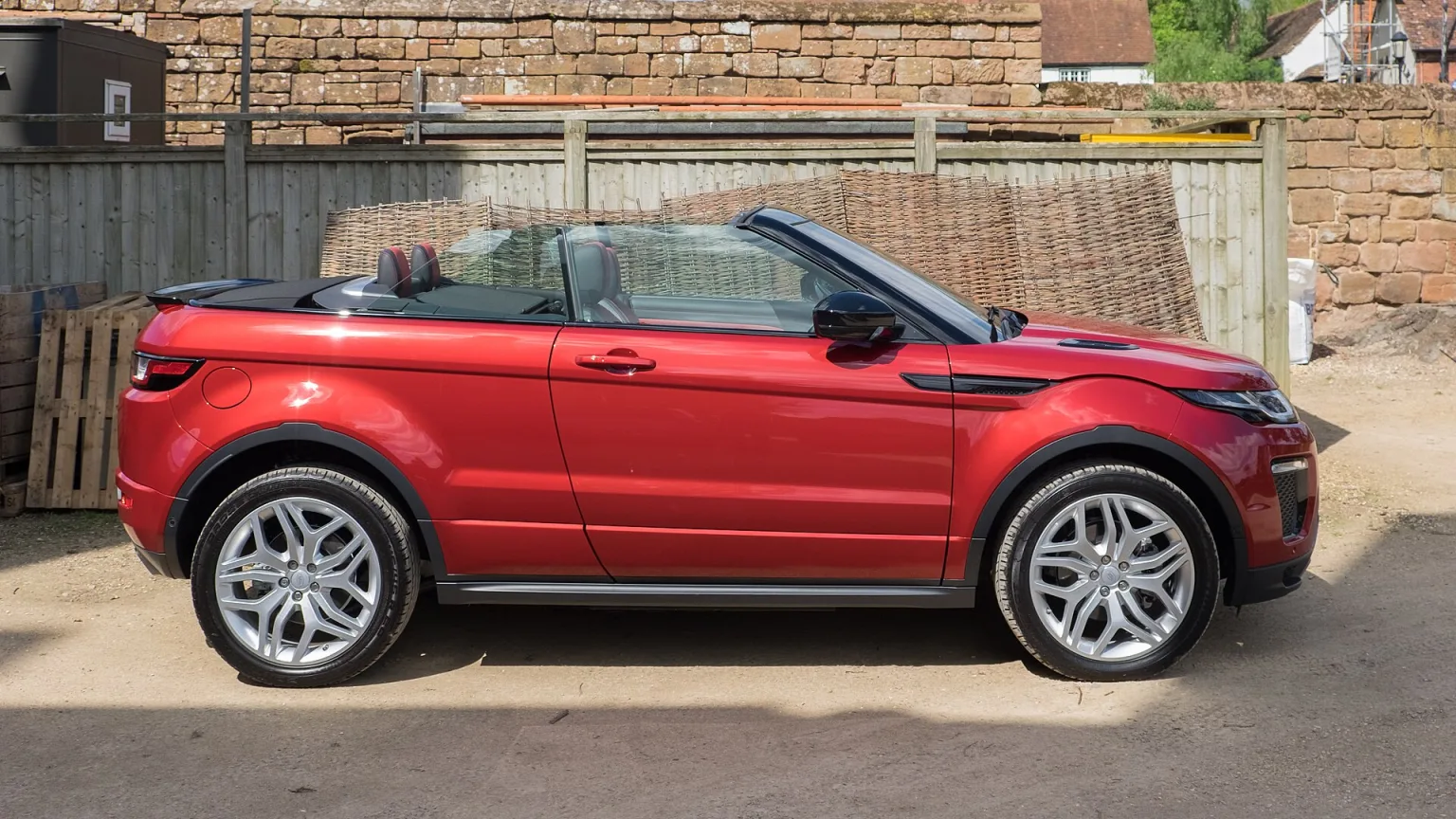 2016 Land Rover Range Rover Evoque Convertible, side view