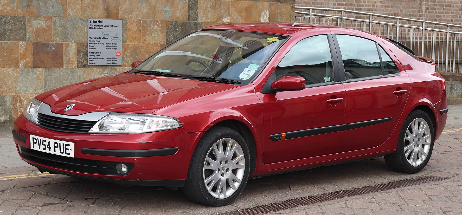 2005 Renault Laguna Dynamique DCi 120, UK market model