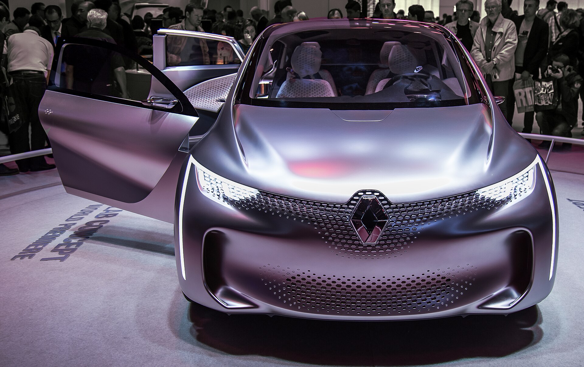 Renault Eolab concept at the 2014 Paris Motor Show