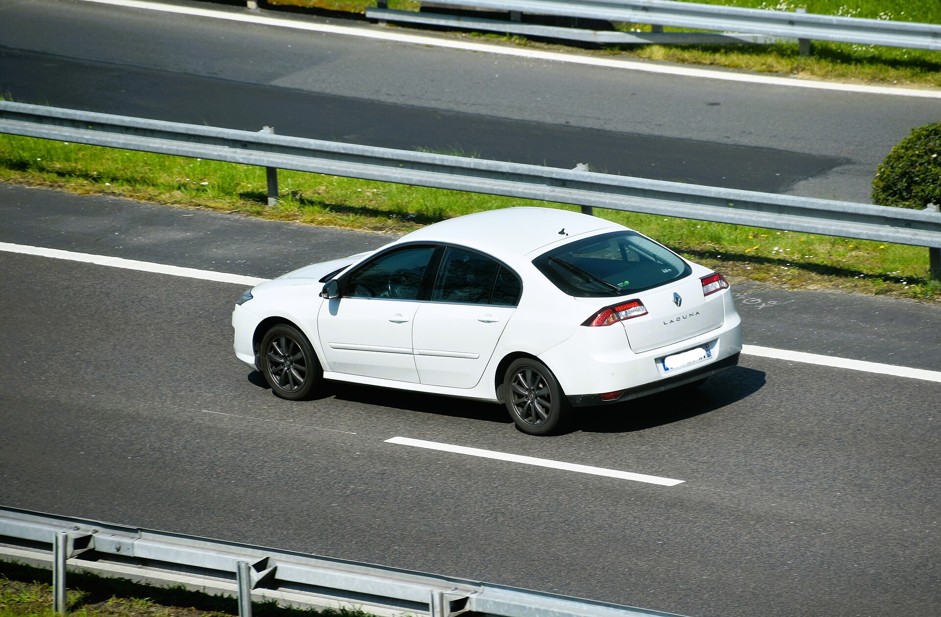Renault Laguna III 2.0 dCi 130 (2010)