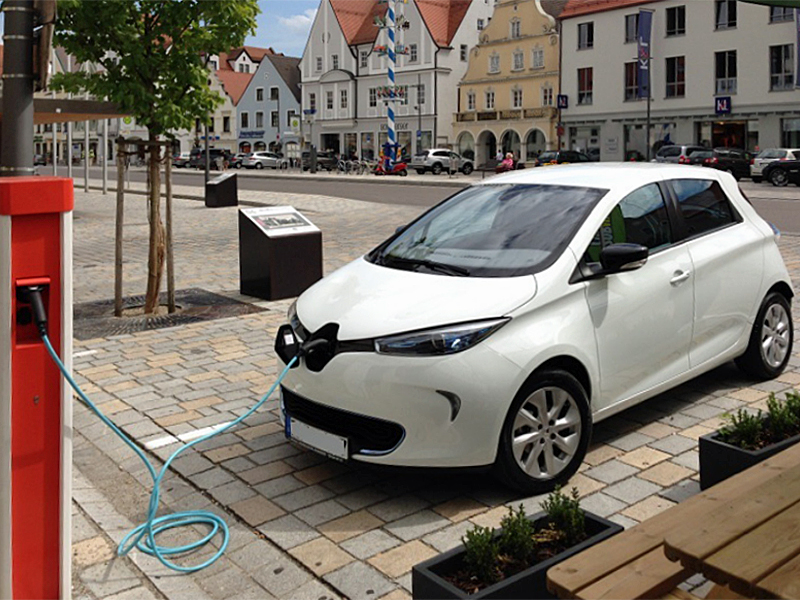 Renault Zoe charging, first generation (2012)